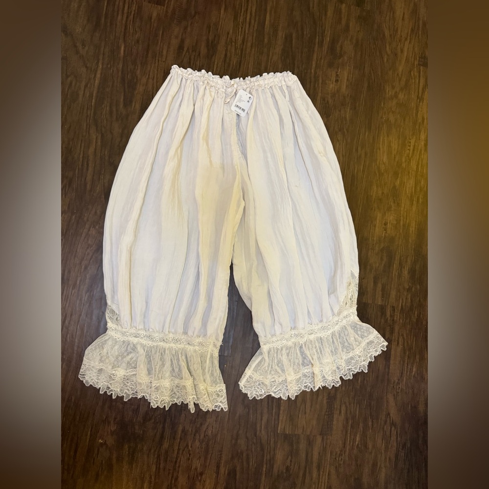 Free people forever young Elegant White Lace Trim Pants size L